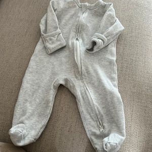 Aablexema 0 to 3 month 100% cotton footed romper with hand covers